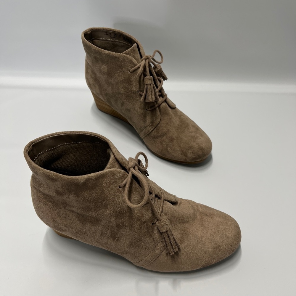 DR SCHOLLS women’s Velour Lace Up Tan Brown Wedge Heel Ankle Boots Booties